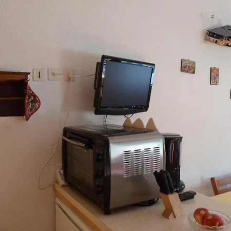 شقة 3 Pers. Avec Balcon, Proche Centre Et Remontees, Parking Inclus, - Fr-1-676-34 *