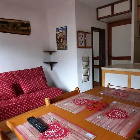 شقة 3 Pers. Avec Balcon, Proche Centre Et Remontees, Parking Inclus, - Fr-1-676-34 *